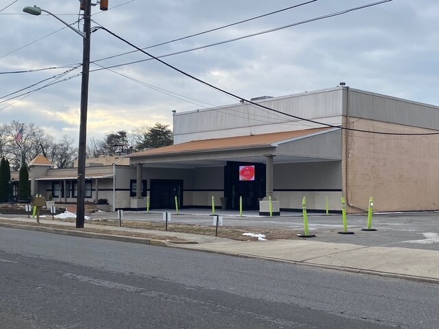 More Photos Of 61 Whittaker St, Riverside Specialty For Sale