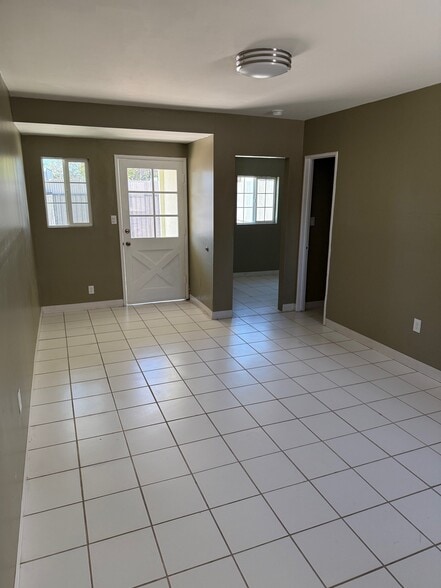 More Photos Of 8906 Norris Ave, Sun Valley Land For Lease