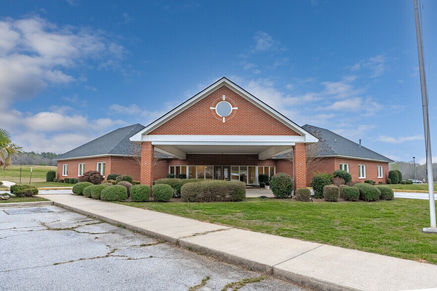 More Photos Of 512 Professional Park Rd, Clinton Medical For Sale