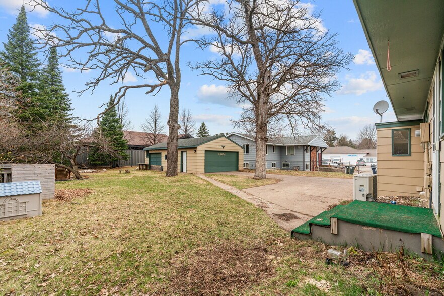 More Photos Of 38804 8th Ave, North Branch Office Residential For Sale