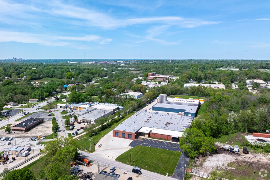 More Photos Of 9700 E 56th St, Raytown Warehouse For Lease