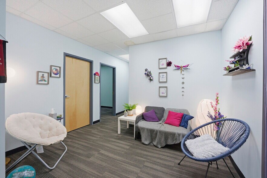More Photos Of 15 Carlton Dr, St. Albert Flex For Sale