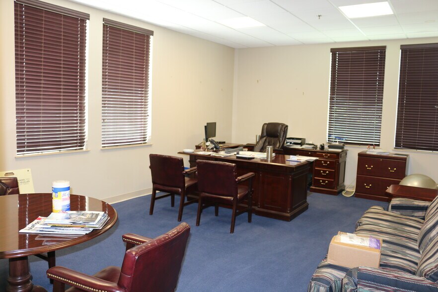 More Photos Of 500 Plantation Park Dr, Loganville Office For Sale