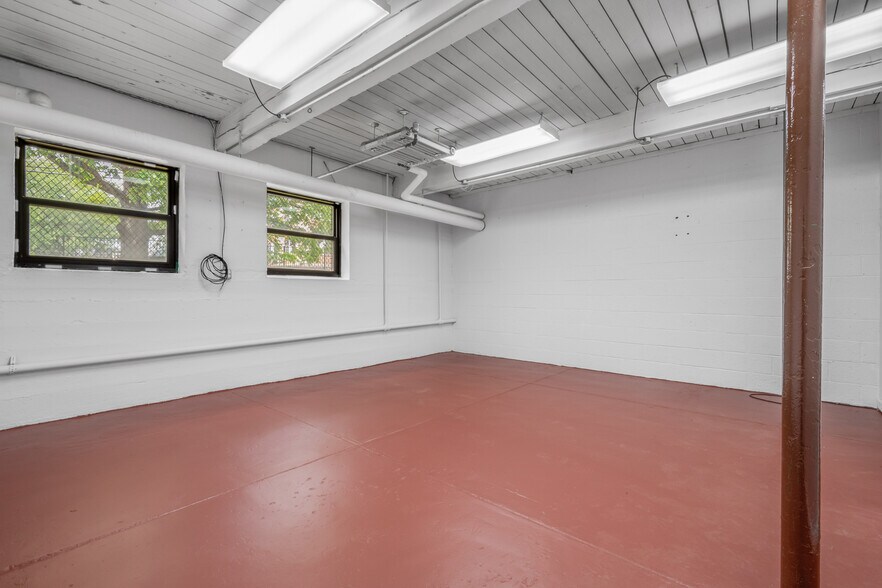 More Photos Of 330 Main St, Manchester Loft Creative Space For Sale
