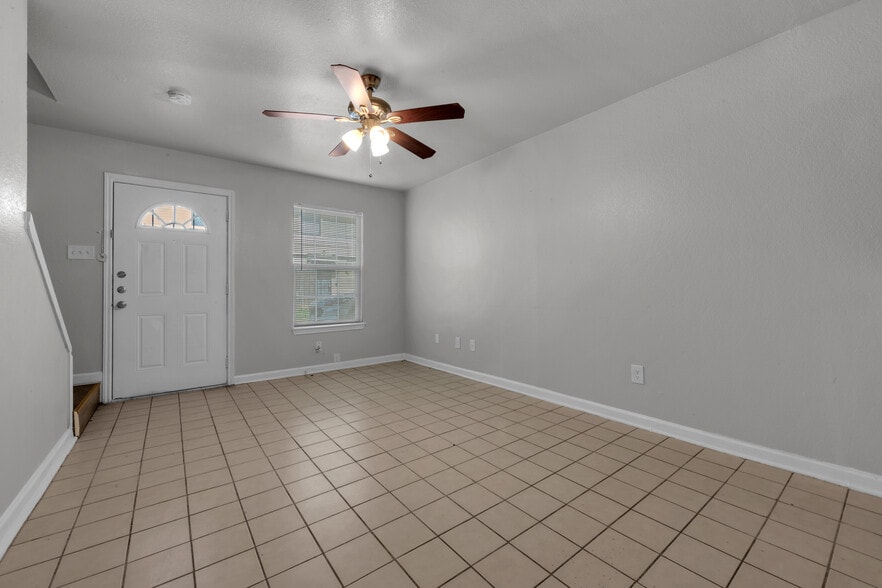 More Photos Of 4936 Flamingo Rd, Fort Worth Apartments For Sale