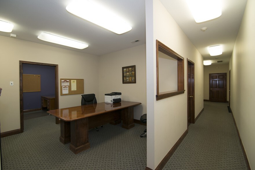 More Photos Of 5905 S Emerson Ave, Indianapolis Medical For Lease