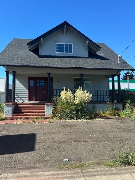 More Photos Of 353 SE Baseline St, Hillsboro General Retail For Sale