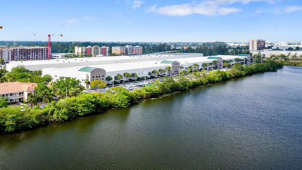 More Photos Of 6703 NW 7th St, Miami Warehouse For Lease