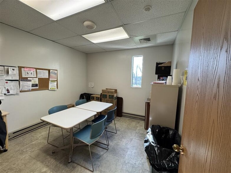 More Photos Of 2310 W Lexington Ave, Elkhart Office For Sale