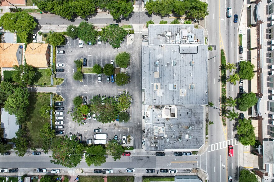 More Photos Of 3452-3470 N Miami Ave, Miami General Retail For Lease