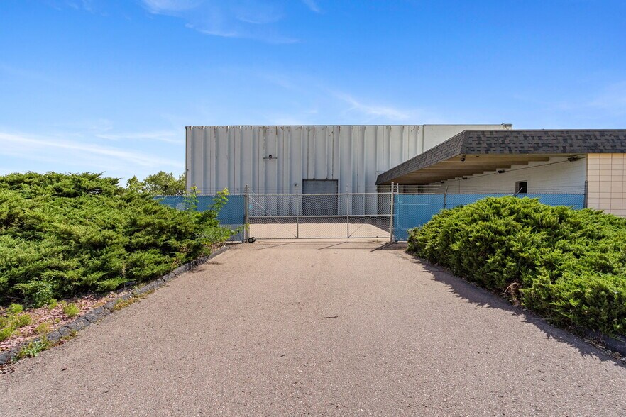 More Photos Of 675 Elkton Dr, Colorado Springs Distribution For Lease