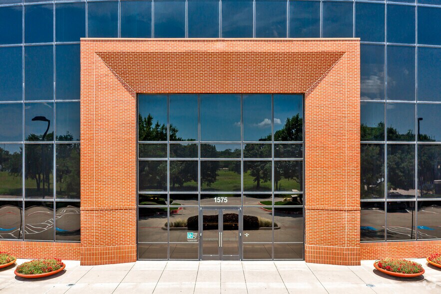 More Photos Of 1575 Heritage Dr, McKinney Office For Lease