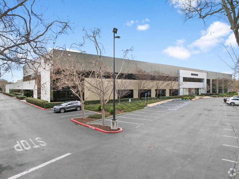 More Photos Of 350 E Plumeria Dr, San Jose Research And Development For Sale