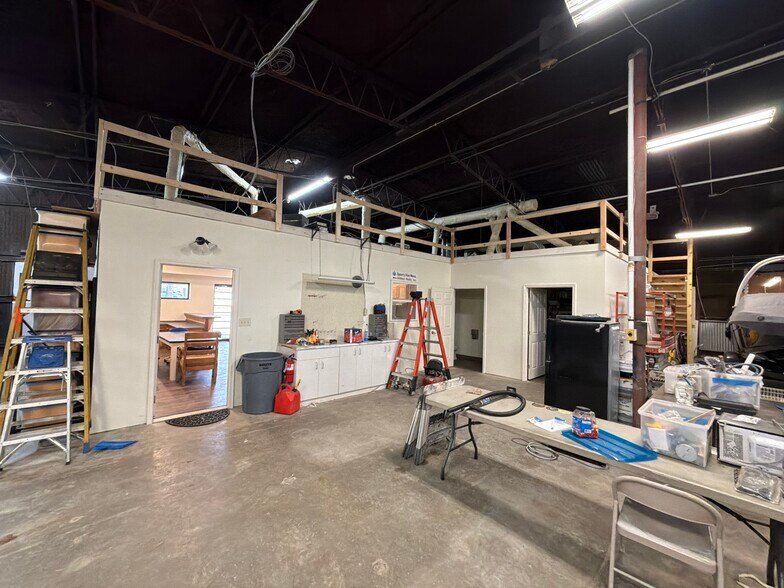 More Photos Of 7900 Doyle Springs Rd, Little Rock Warehouse For Sale