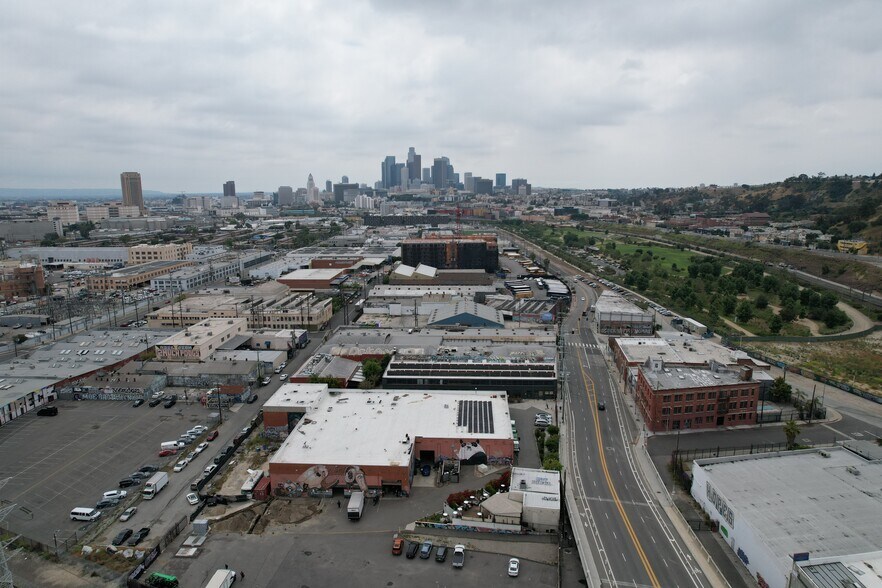 More Photos Of 1727 N Spring St, Los Angeles Industrial For Sale