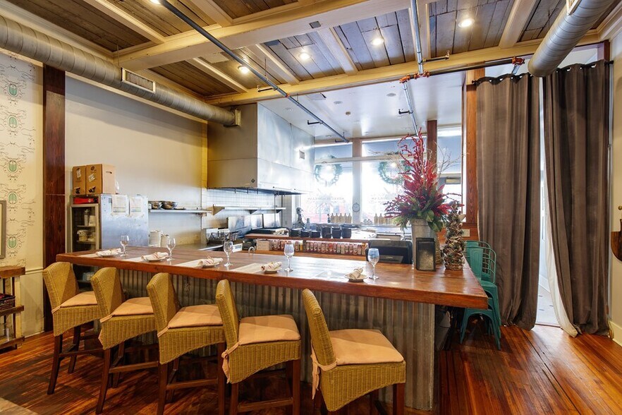 More Photos Of 132 N Patterson St, Valdosta Restaurant For Sale