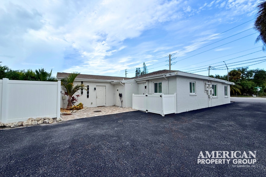 More Photos Of 1670 Stickney Point Rd, Sarasota Office For Sale