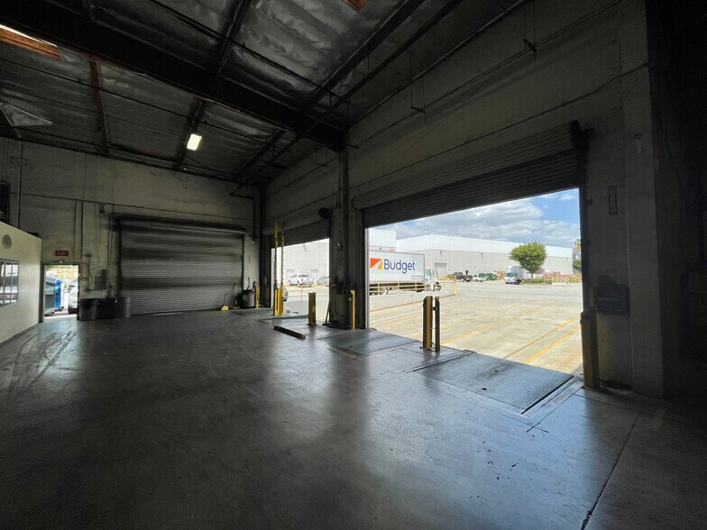 More Photos Of 6925 Atlantic Ave, Long Beach Warehouse For Lease