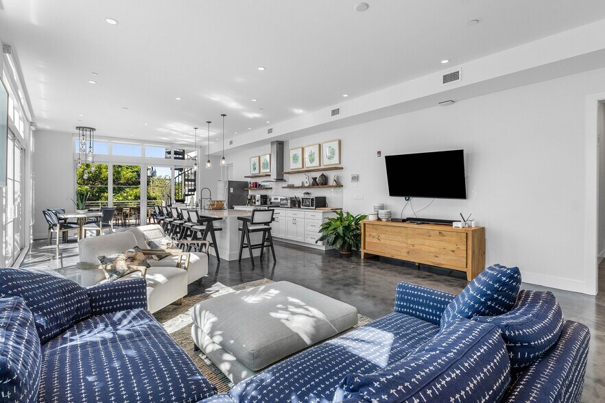 More Photos Of 226 Palm Ct, Delray Beach Medical For Sale
