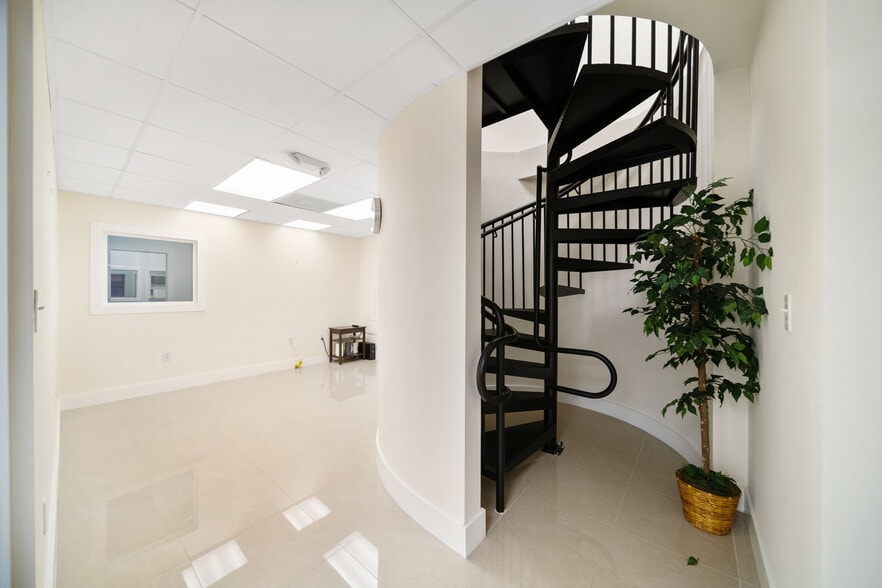 More Photos Of 6187 NW 167th St, Miami Lakes Office For Sale