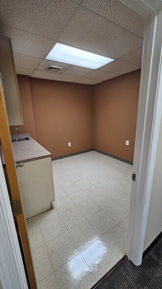 More Photos Of 7131 Rising Sun Ave, Philadelphia Office For Lease