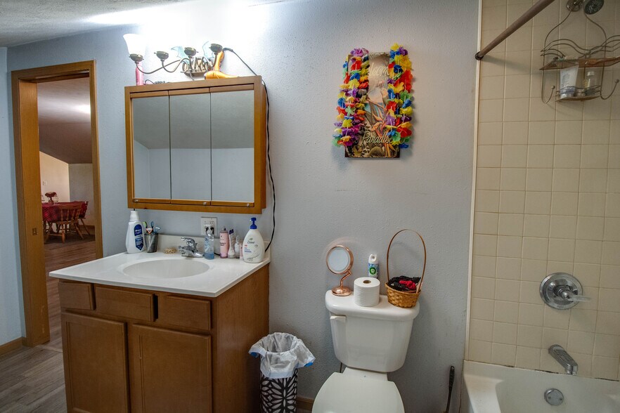 More Photos Of 15281 IL-109, Dow Specialty For Sale