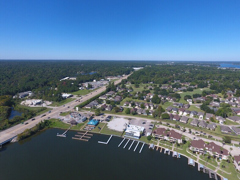 More Photos Of 15659 Marina Dr, Montgomery Restaurant For Sale