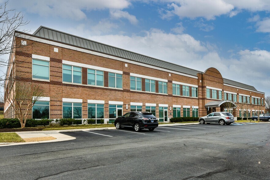 More Photos Of 21351 Gentry Dr, Sterling Office For Lease