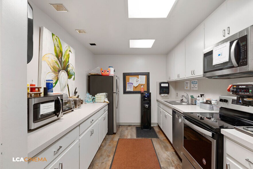 More Photos Of 1227 Chester Ave, Bakersfield Loft Creative Space For Sale