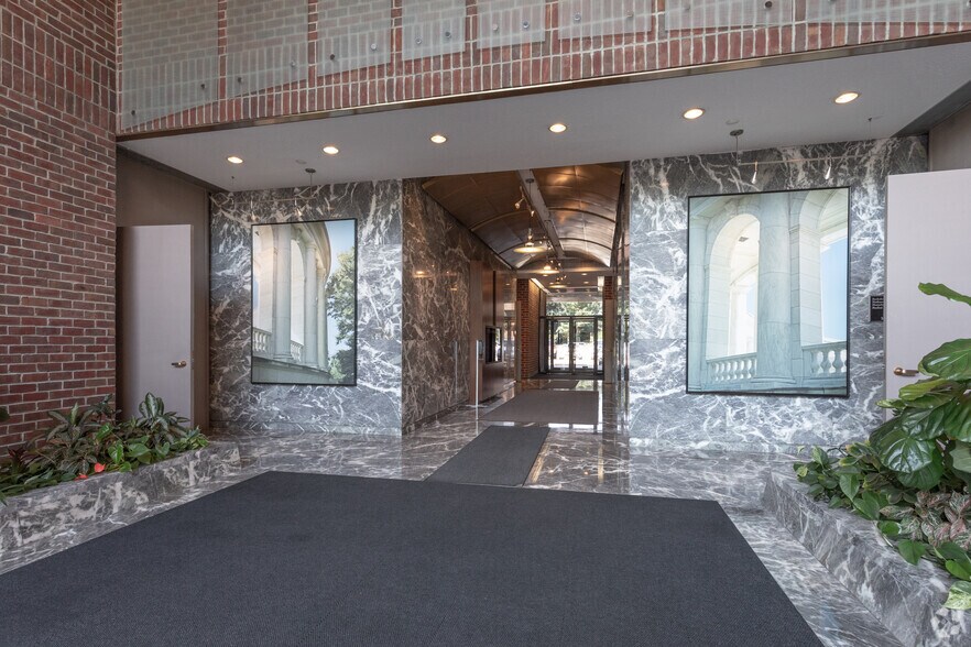 More Photos Of 3050 Chain Bridge Rd, Fairfax Office For Lease