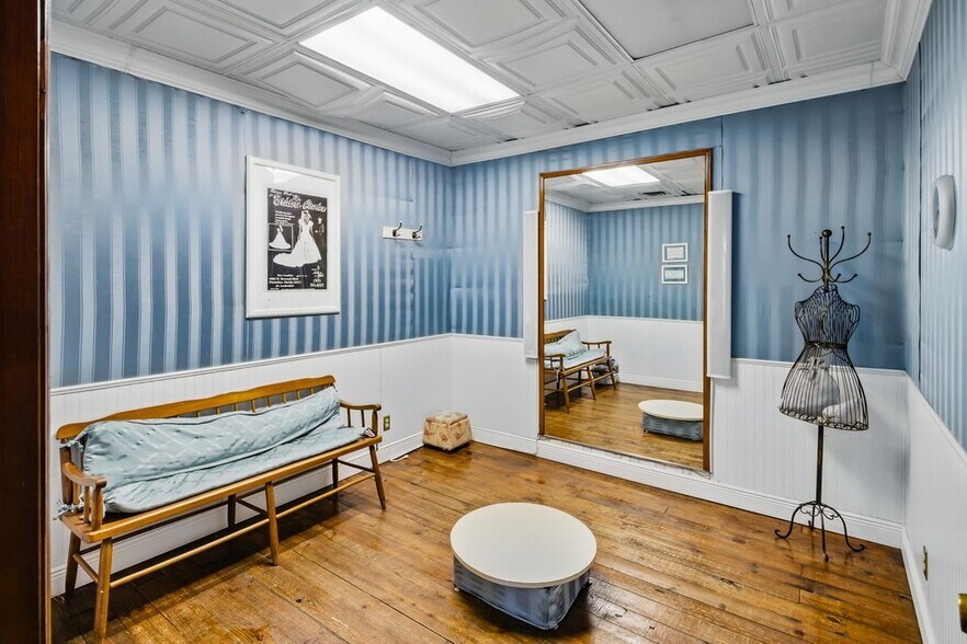 More Photos Of 4066 Broward Blvd, Fort Lauderdale Storefront Retail Office For Sale