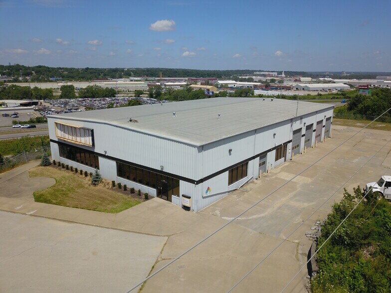 More Photos Of 8400 E Truman Rd, Kansas City Manufacturing For Sale