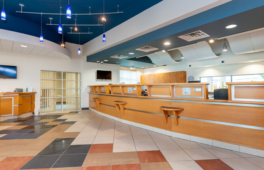 More Photos Of 157 Eastbrooke Ct, Mt Washington Bank For Sale