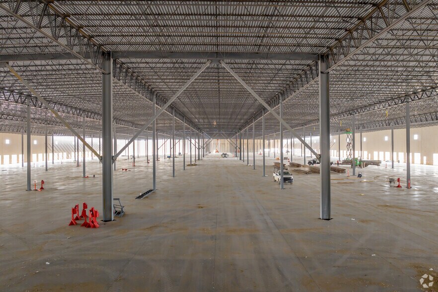 More Photos Of 6196 East Bridge St, Brighton Distribution For Lease
