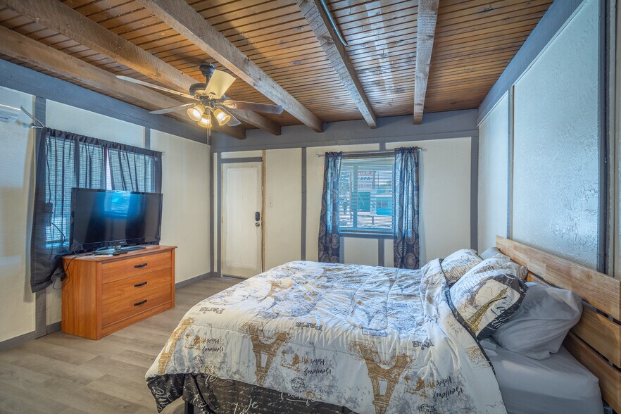 More Photos Of 2306 Sudderth Dr, Ruidoso General Retail For Sale