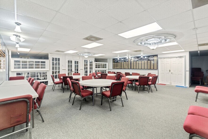 More Photos Of 8166 S US Highway 59, Diboll Religious Facility For Sale