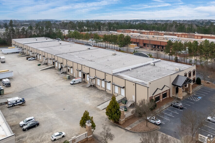 More Photos Of 215 Hembree Park Dr, Roswell Distribution For Lease