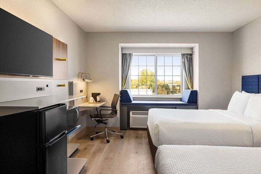 More Photos Of 424 20th St S, New Ulm Hotel For Sale