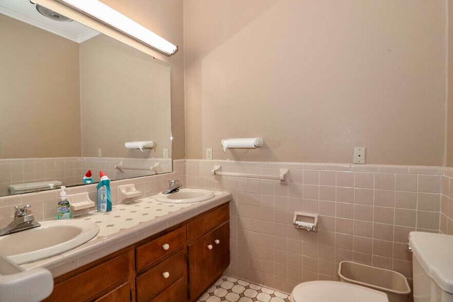 More Photos Of , Rockwell Medical For Lease