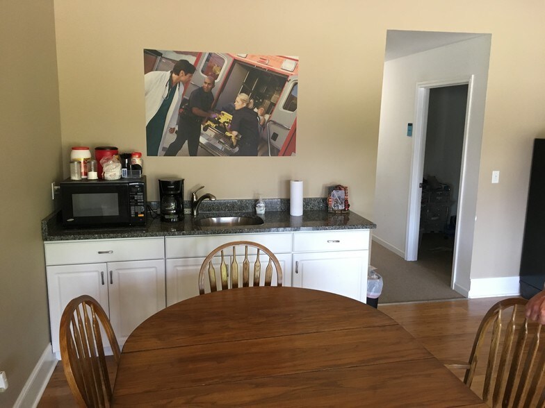 More Photos Of 285 Carrollton St, Temple Storefront For Lease