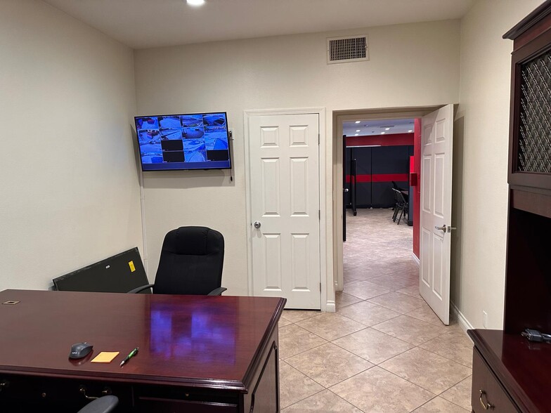 More Photos Of 83197 Requa Ave, Indio Auto Dealership For Sale