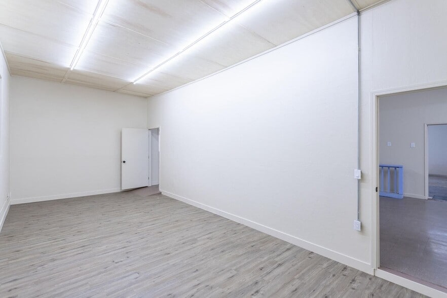 More Photos Of 37087 Main St, Burney Showroom For Sale