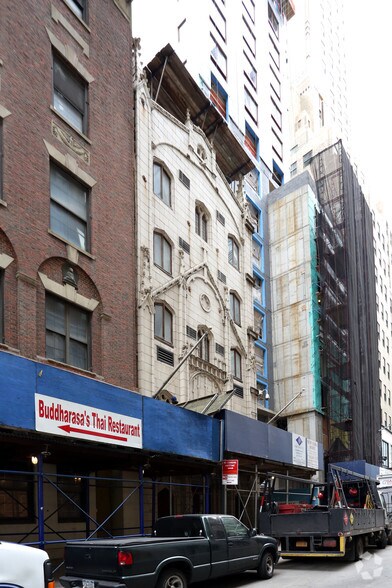 More Photos Of 103 Washington St, New York Storefront Retail Residential For Lease