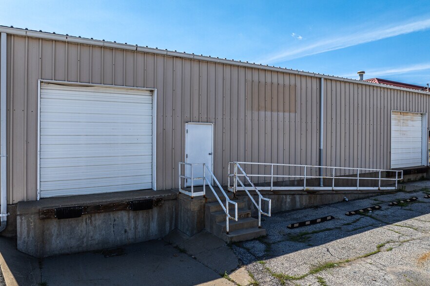 More Photos Of 624 S 7th St, Saint Joseph Industrial For Sale