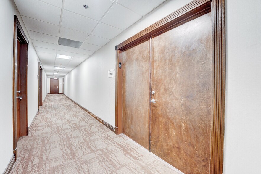 More Photos Of 2455 E Sunrise Blvd, Fort Lauderdale Loft Creative Space For Sale