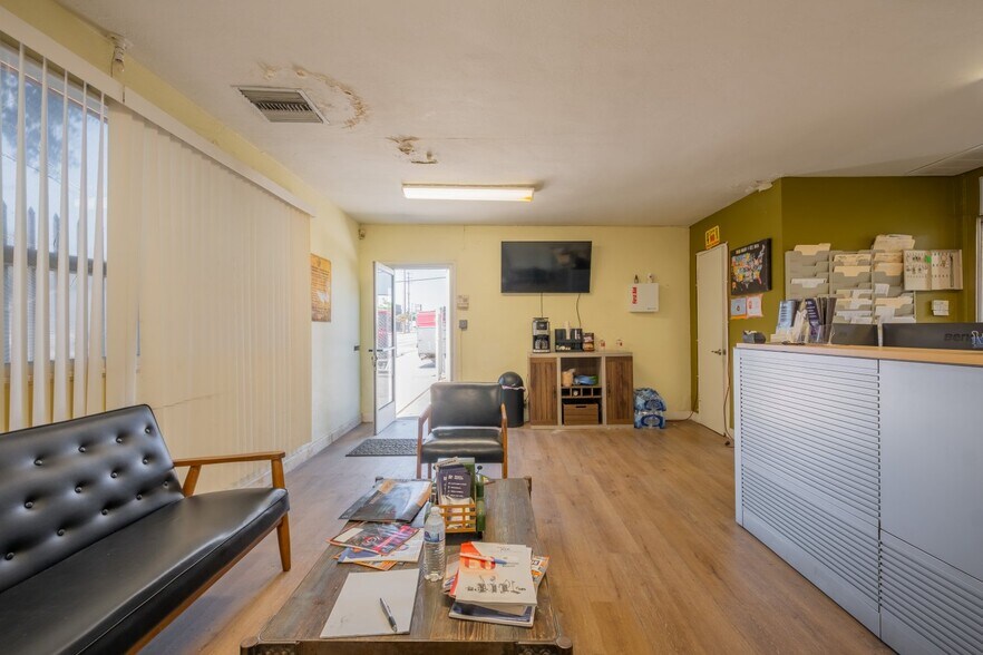 More Photos Of 1104 S Victory Blvd, Burbank Auto Repair For Sale