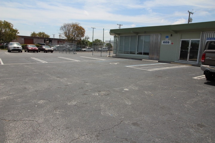More Photos Of 609 N Railroad Ave, Boynton Beach Warehouse For Lease