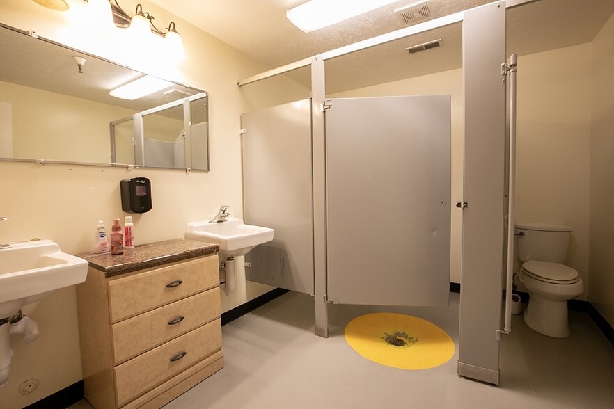 More Photos Of 4800 S 1700 W, Ogden Warehouse For Lease