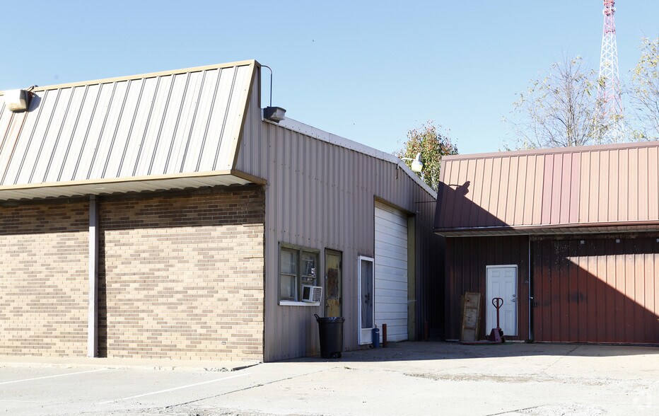 More Photos Of 1300 N Main St, Williamstown Office For Lease