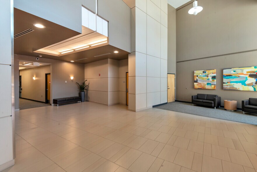 More Photos Of 10210 N 92nd St, Scottsdale Medical For Lease